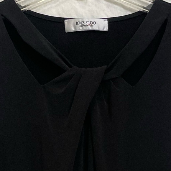 Ladies JONES STUDIO SEPARATES Sleeveless Top. Size M. - Picture 2 of 6